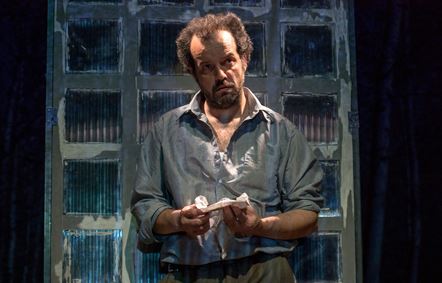 UN BÉS, ANTONIO LIGABUE