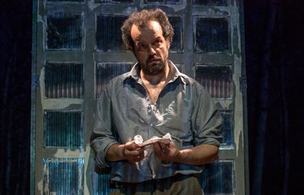 UN BÉS, ANTONIO LIGABUE